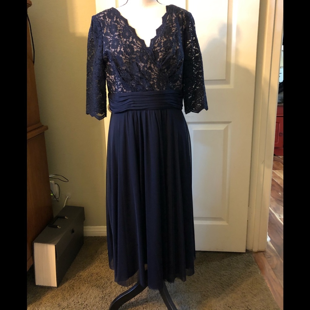 Jessica Howard New Dressy Navy dress.